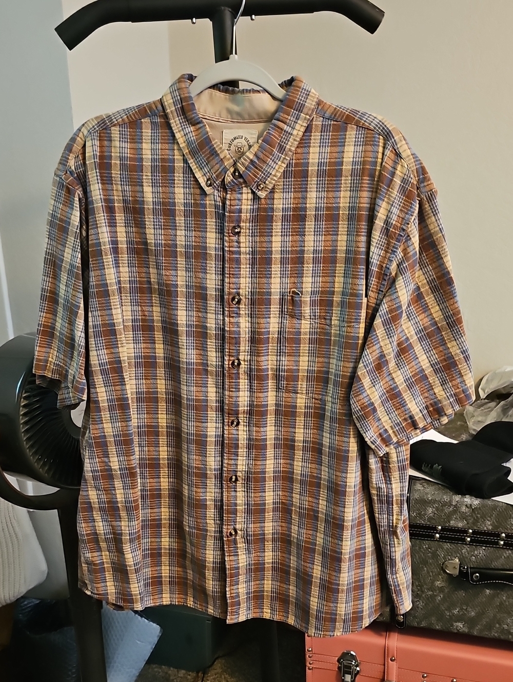 Men's Short-Sleeve Plaid Button-Down Shirt in Brown/Blue